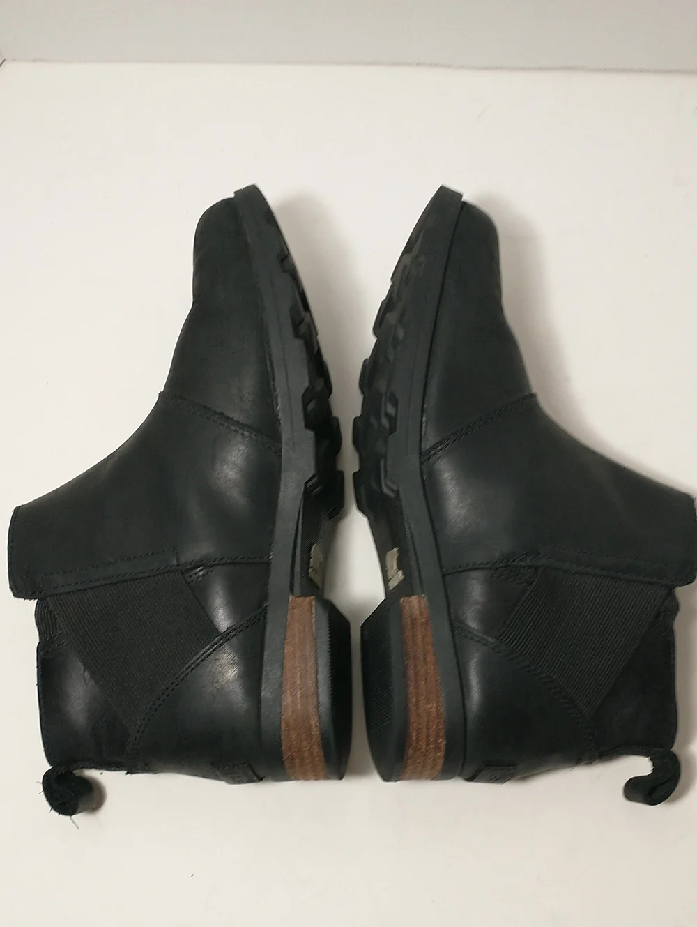 Sorel Emelie Chelsea Leather Waterproof Boot, Black, Women Size 9.5, Seam Sealed